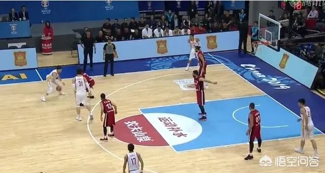 中国男篮红蓝两队合并首战101:52大胜叙利亚，如何评价本场比赛？