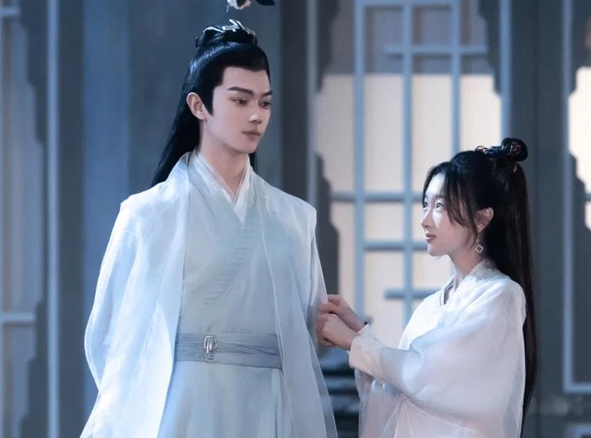 季冠霖回应配音与周冬雨不贴，是段位不够还是配音背锅？