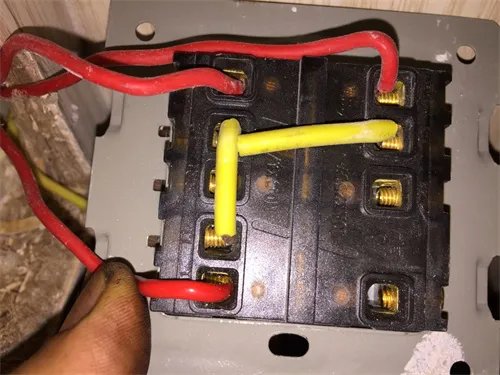 一灯两个开关怎么接