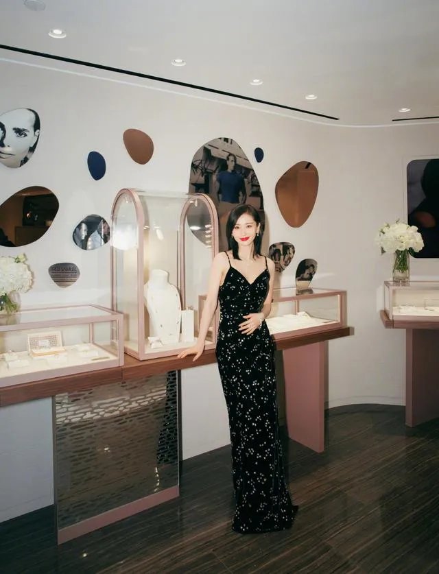 王子文变样被疑整容到底怎么回事 王子文近况脸型变化陷风波