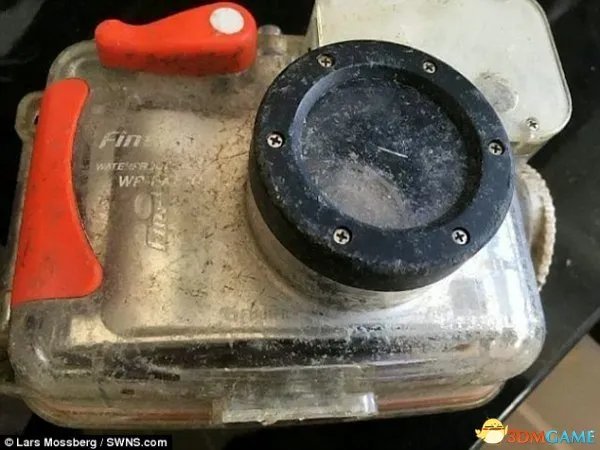 潜水丢失在海里的相机 3年后找回来居然还能用！