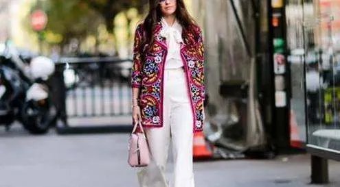 白色冬天裤子怎么搭配