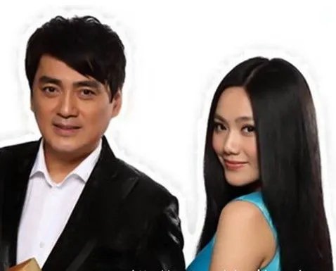 汤镇宗老婆张丽霞是谁? 两人首次同台秀恩爱