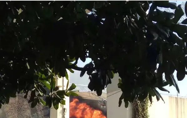 上海虹口足球场发生火灾怎么回事？