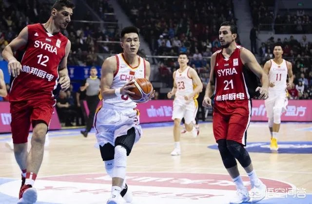中国男篮红蓝两队合并首战101:52大胜叙利亚，如何评价本场比赛？