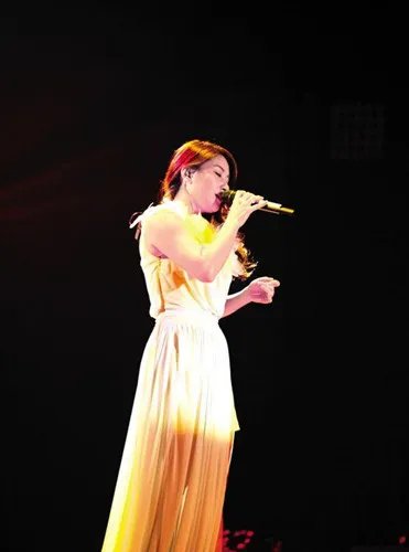 中国好声音四强赛开战 那英组“四美”内斗