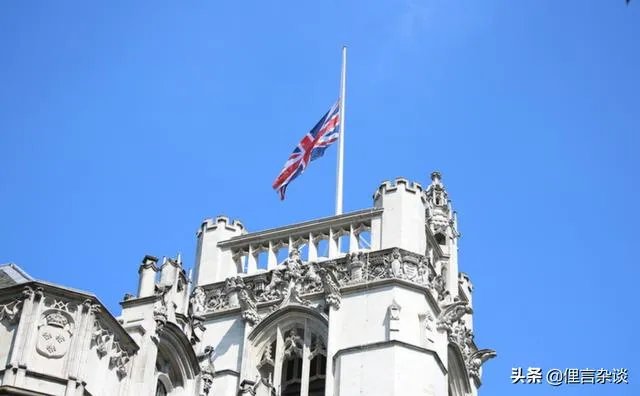 为何是“下半旗志哀”而非“下半旗致哀”呢？你懂下半旗知识吗？