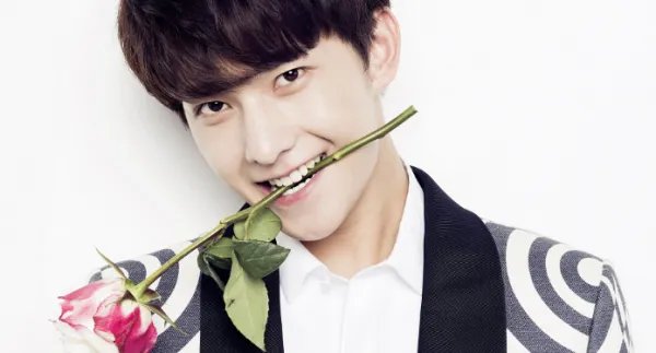 杨洋晒王彦霖伴郎团合照，都有哪些人去当王彦霖的伴郎了？