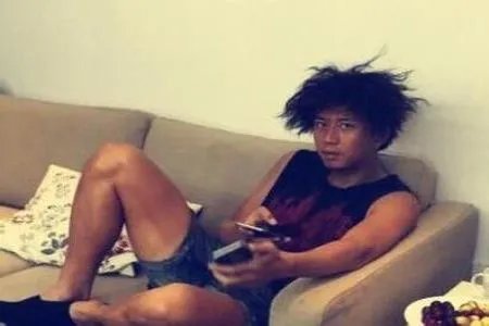 邓超掉粉十万遭遇危机 转发78条《恶棍天使》好评