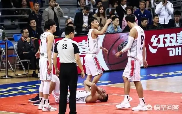 广东队已经15连胜了，你觉得谁能终止他们的连胜脚步？