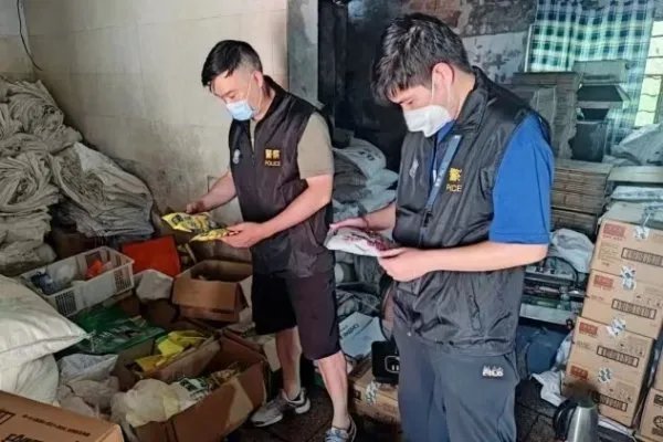 上海警方侦破一起制售假冒品牌鸡精案，造假和“山寨”哪个更可怕？