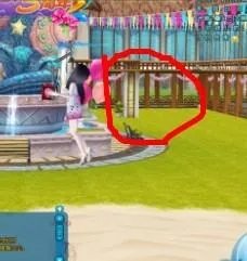 QQ炫舞中。。休闲社区中的熊猫娃娃在哪里？？