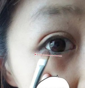 无辜大眼妆简单化妆步骤