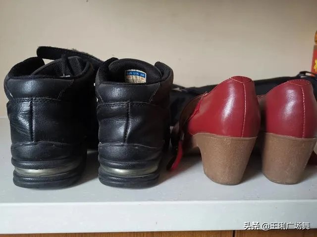 有适合妈妈穿着跳广场舞不掉跟的鞋吗?