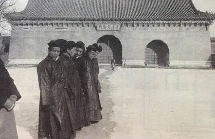 古代太监割掉的是什么 为什么割掉的东西不直接丢掉