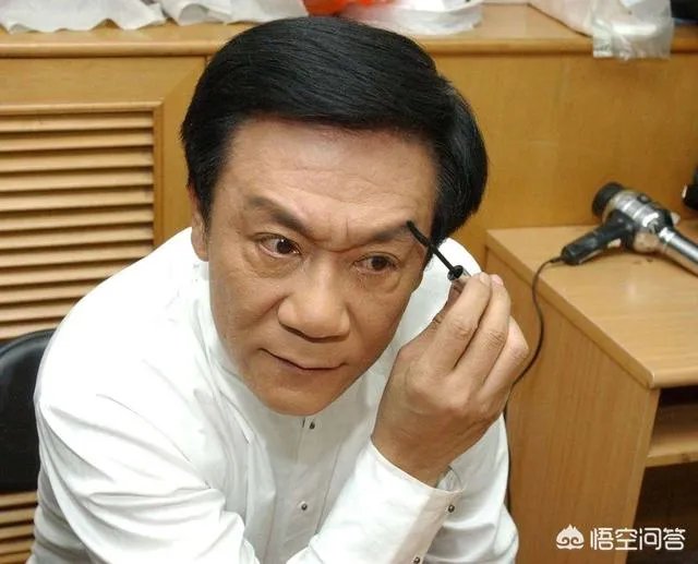 郭德纲发文怀念恩师侯耀文,如何看待他们的师徒情?