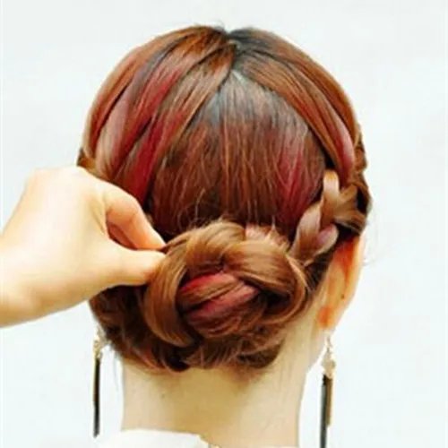 婚礼妈妈发型盘头图解 婚礼妈妈盘发教程介绍