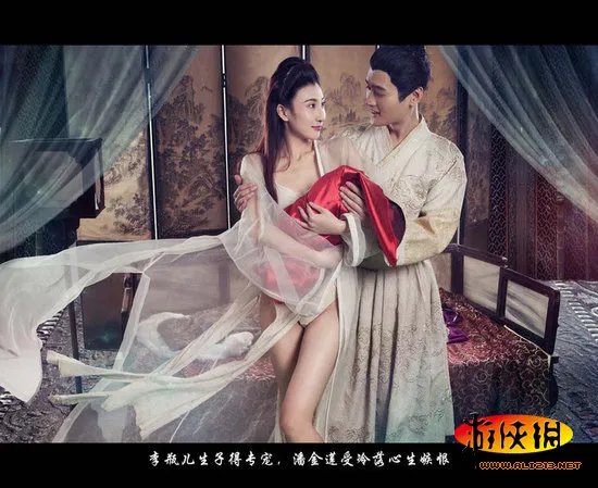 胴体半露酥胸高挺！《新金瓶梅》这是要闹哪般