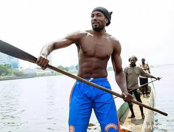 伊戈达拉的肌肉连汤普森都羡慕,汤普森的肌肉程度如何?