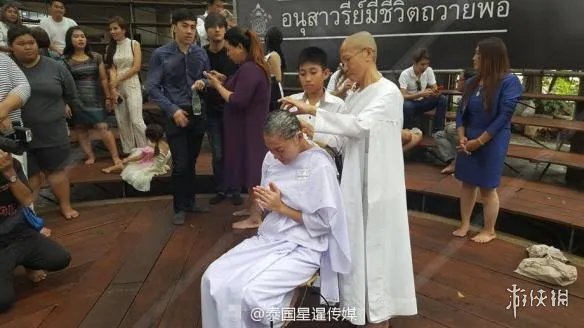 泰国女星出家为尼 性感