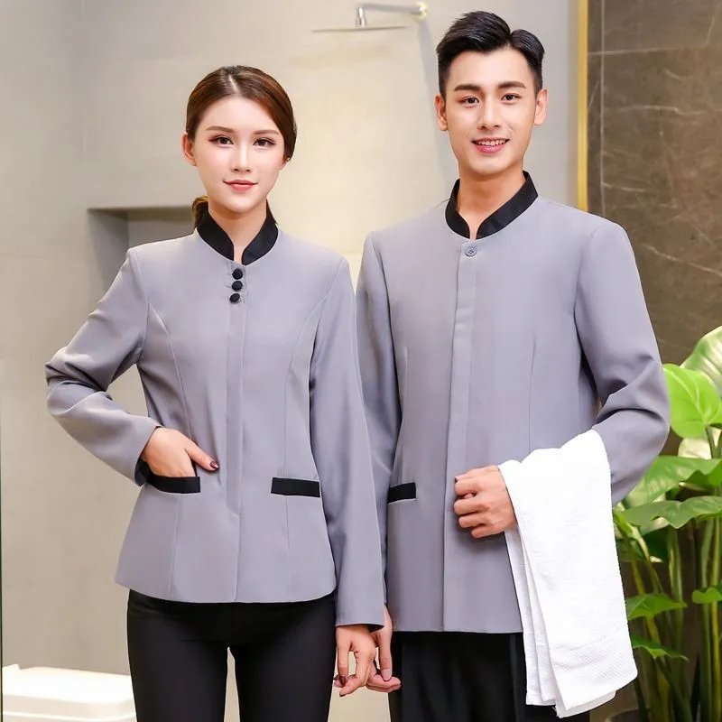 小区物业不作为业主集体送锦旗，题的字为什么笑翻网友？