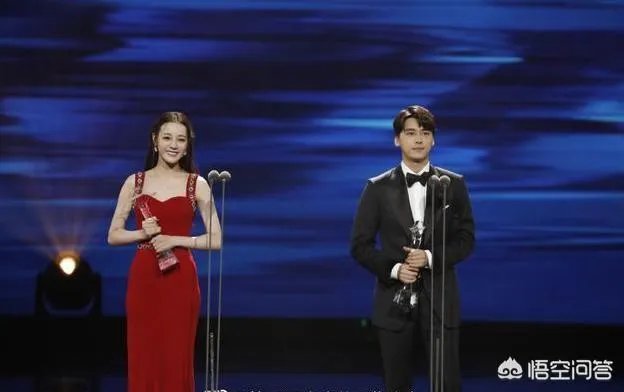 为什么有人说湖南卫视让迪丽热巴李易峰包揽大奖，看似力捧实则为他们招黑？