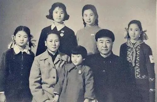 傅冬菊是怎样为北平和平解放做贡献的呢?