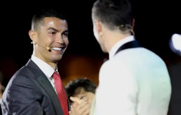 C罗当选世纪最佳球员了？