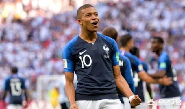 世界杯上梅西、c罗回家了，是不是意味着“双骄”时代结束了？