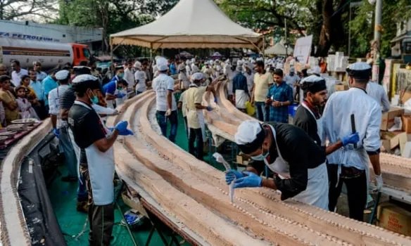 印度做全球最长蛋糕6.5公里！走1小时才能看完全貌