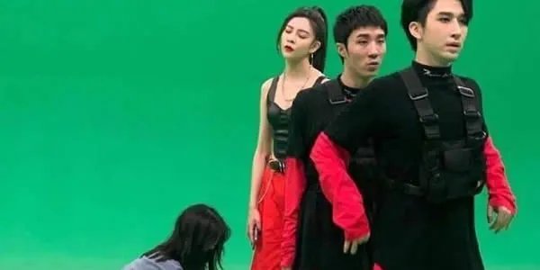 宋妍霏分手当日片场状态