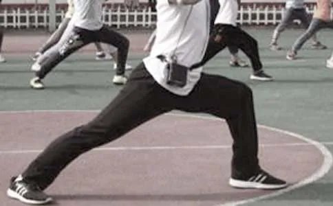 体育教师年终工作总结