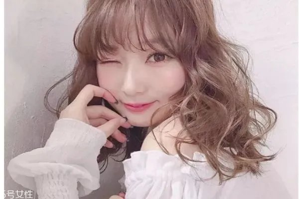 好看的长卷发发型图片 蛋糕卷发型