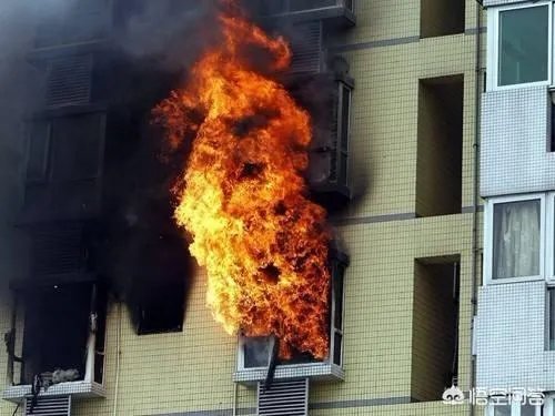 温州高档小区19楼凌晨起火,一家8口3死5伤, 你怎么看?