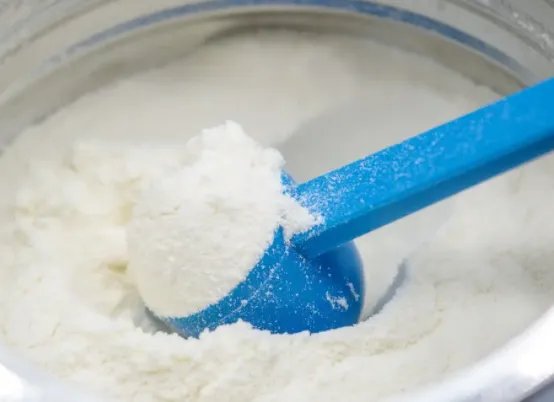 女子买的6罐“爱他美”奶粉，连开3罐都有虫子，这样的奶粉是如何生产的？