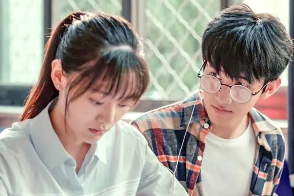 玄彬喜欢孙艺珍好明显啊，你觉得喜欢一个人一般都会有哪些表现？