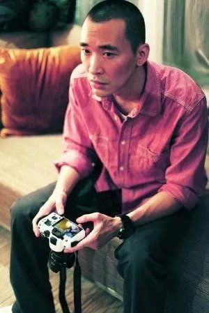 黄立行个人资料？