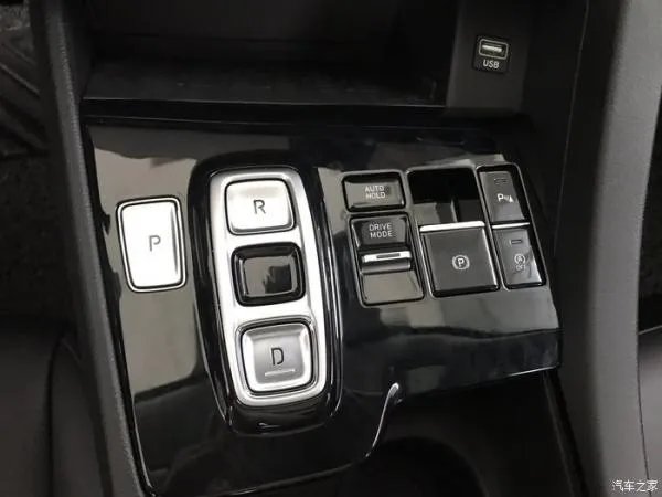 作为刚毕业的一名大学生，第十代索纳塔怎么样