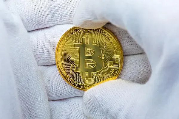 比特币和以太坊再现断崖式暴跌，投资虚拟货币存在哪些风险呢？