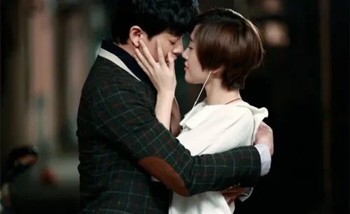 幸福爱人插曲《像疯了一样》 曾一鸣倾情演绎