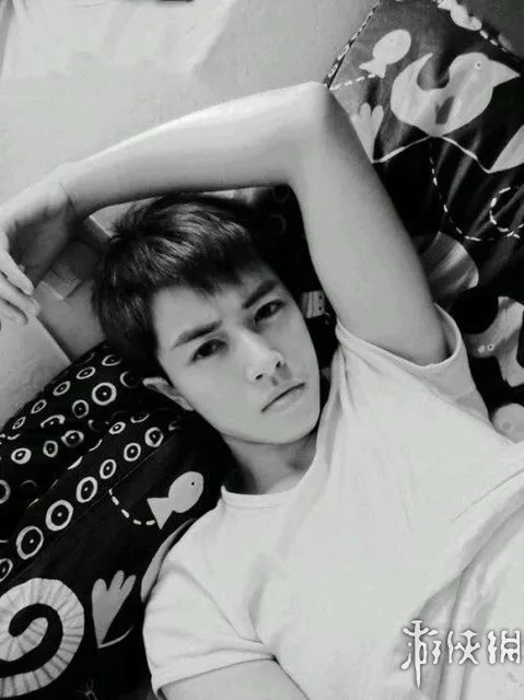 中国90后最帅女孩邢雅晨走红 帅过吴彦祖秒杀吴亦凡