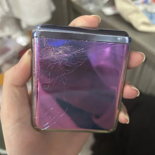 一个手机花了我1万6…