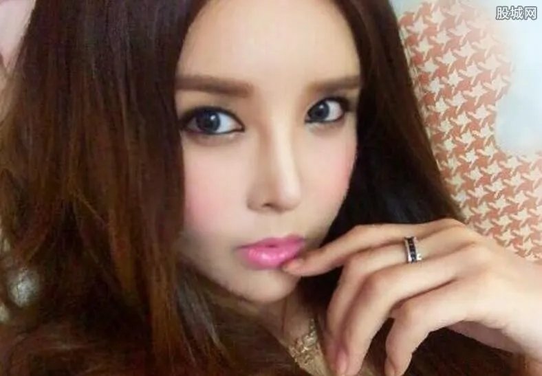 河莉秀变性前照片曝光 变性人竟然会短命