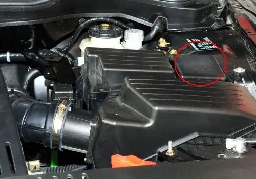 比亚迪f6u1101与组合开关控制模块失去通信