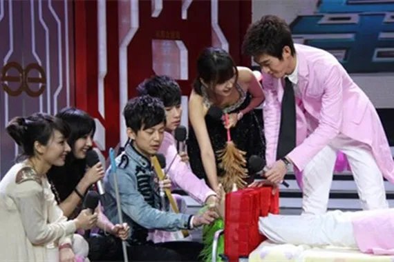 为什么说杨幂是臭脚 臭脚真相被何炅无情揭发