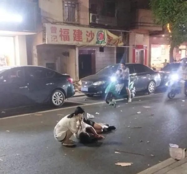 广东一沙县小吃店发生爆炸,多人被炸飞到马路,怎么造成的?