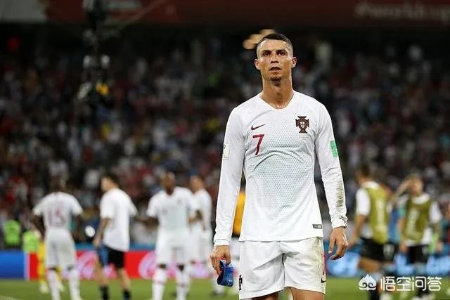 世界杯上梅西、c罗回家了，是不是意味着“双骄”时代结束了？