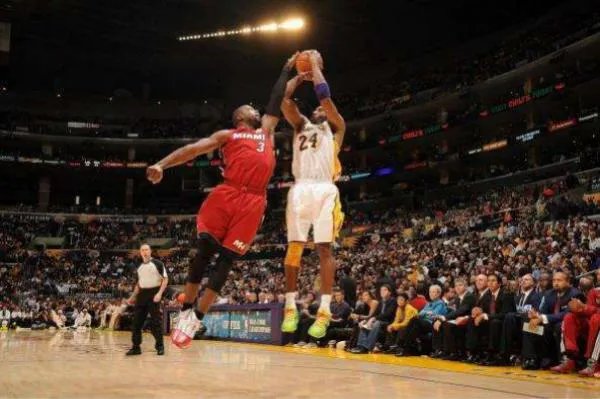 韦德为什么能成为盖帽最多的后卫?