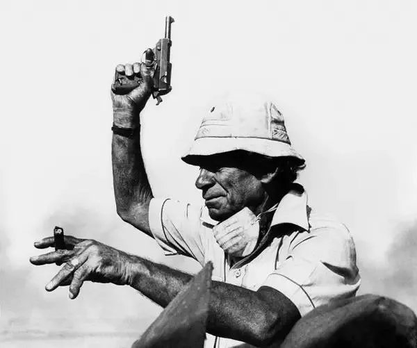 为什么导演在拍电影时要喊“action”,而不是“begin”呢?