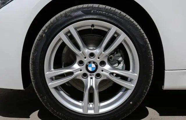 如何评价2018款新宝马3系呢？